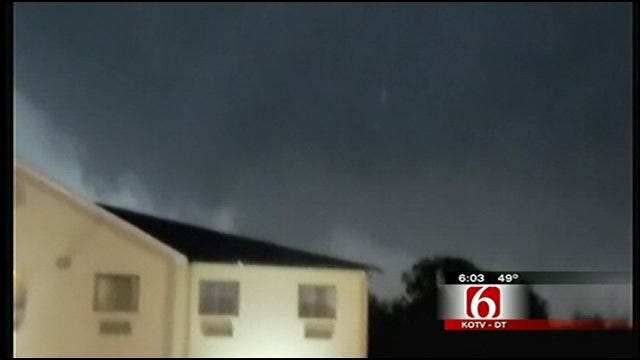 Retired Tulsa Officer Helps Victims As Tornado Rips Through Tushka