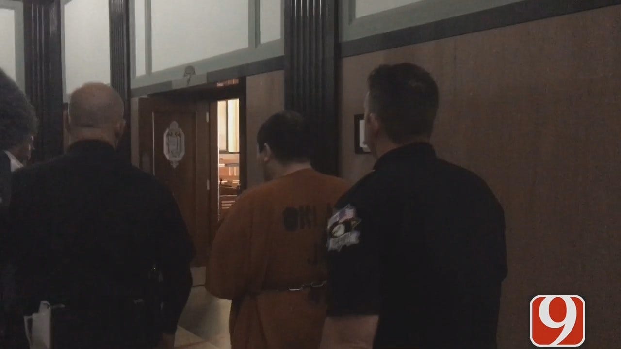 WEB EXTRA: Shane Rhea Arrives At Hearing To Enter Plea