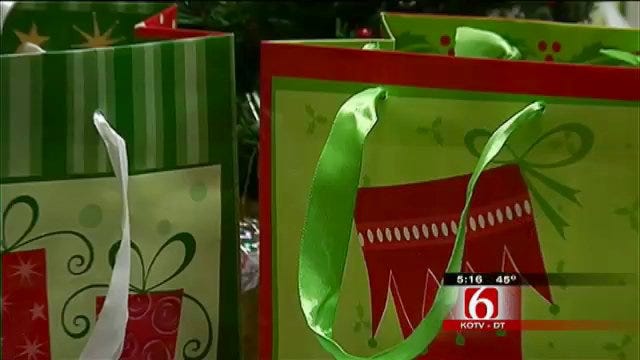 Tulsa Street School Students Get Walmart Gift Cards From Local Church