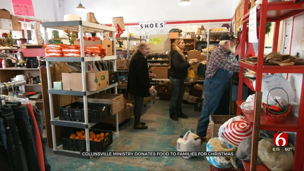 Collinsville Store Gives Away Groceries On Christmas Eve