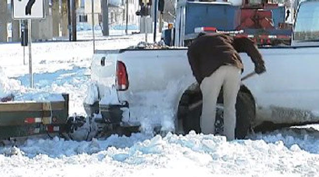WEB EXTRA: Stranded Tulsa Motorists Dig Their Way Out