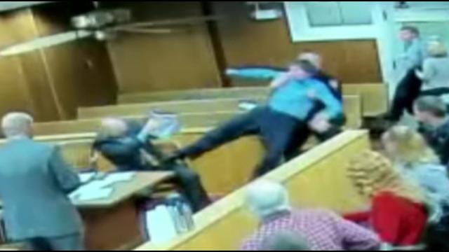 Defendant Attacks Own Attorney In Washington County Courtroom
