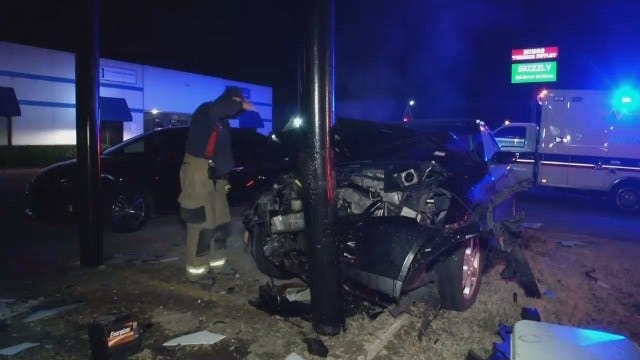Tulsa Police: Woman Leaves Bar, Crashes Into Pole