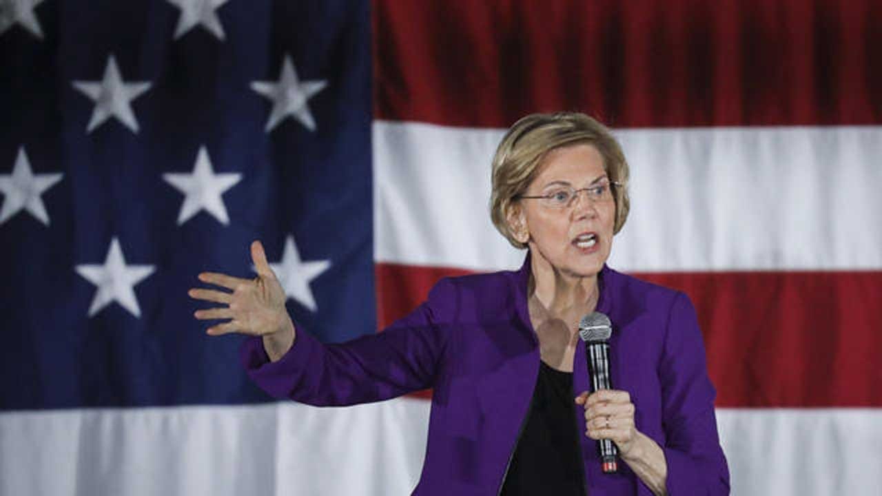 Elizabeth Warren Calls On Congress To Begin Impeachment Proceedings Against Trump