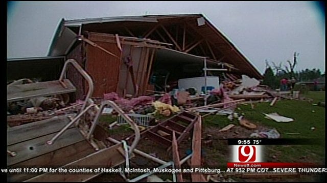 Tornado Survivors Sift Through Debris In McLoud