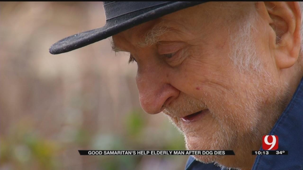 Good Samaritans Help Elderly Man After Dog Dies