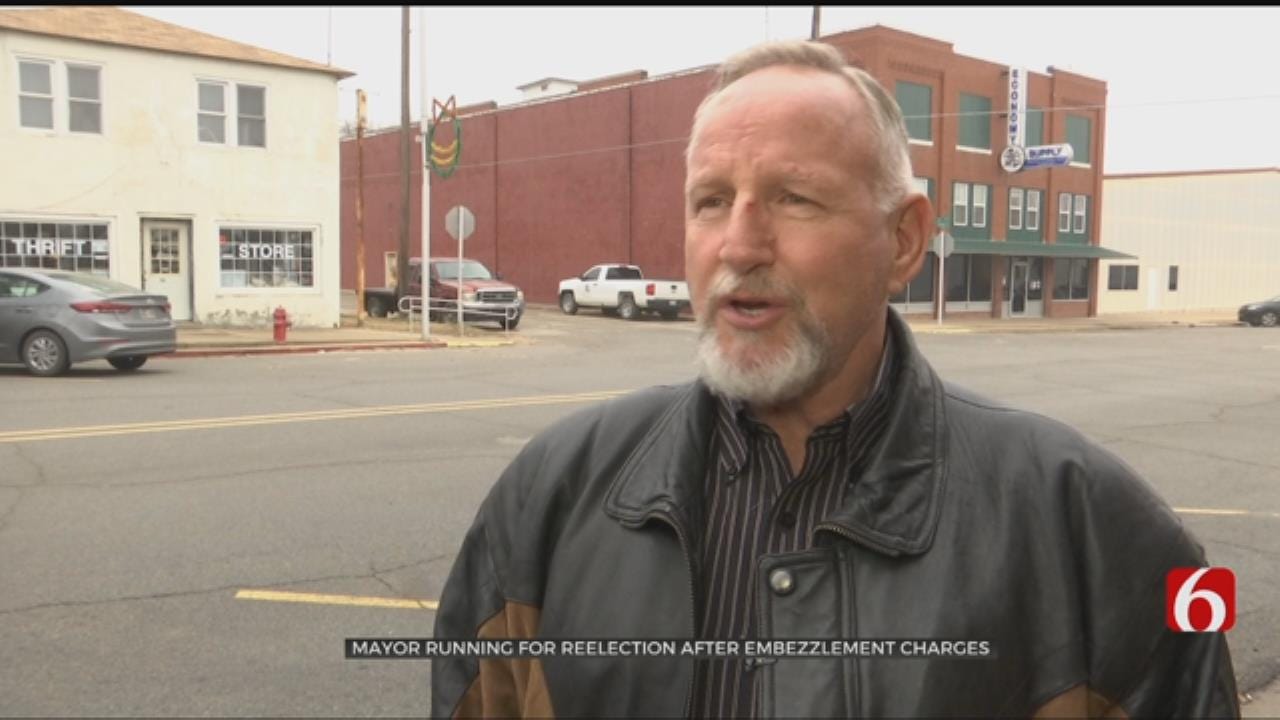 Oilton's Mayor To Run Again Despite Embezzlement Charges