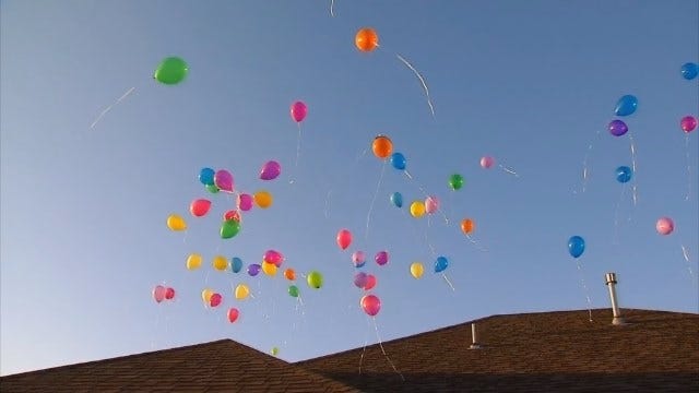 WEB EXTRA: Glossip Family Releases Balloons