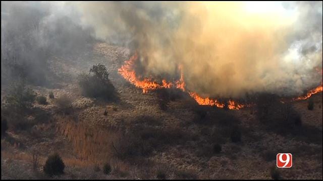 WEB EXTRA: Bob Mills SkyNews 9 HD Flies Over Large Grass Fire Near McLoud