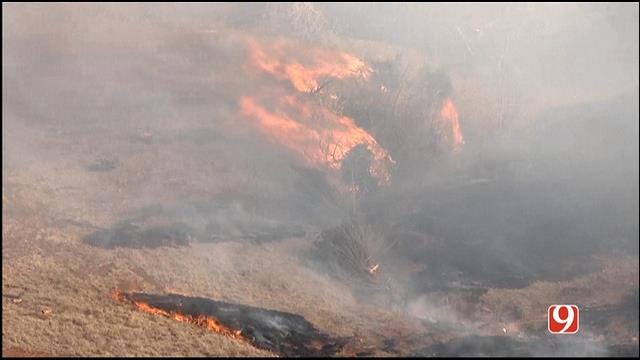 WEB EXTRA: Bob Mills SkyNews 9 HD Flies Over Logan Co. Grass Fire