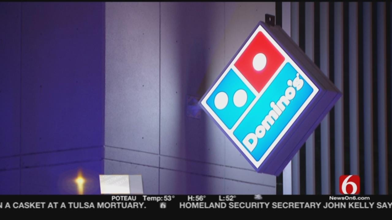 Man Holds Up Tulsa Restaurant Wearing Blanket, Demands Pizza