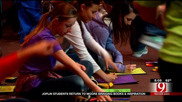 Joplin Students Meet Moore Students, Offer Support