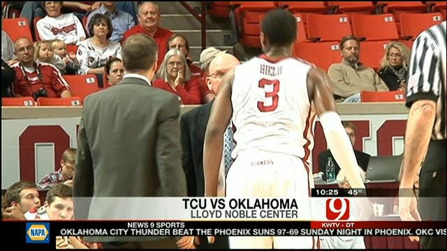 Sooners Win, But Lose Hield To Injury