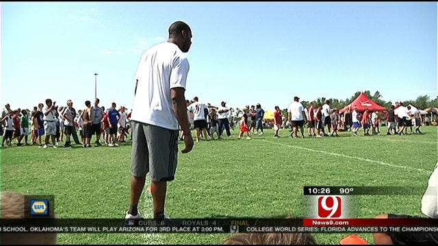DeMarco Murray Coaches at Adrian Peterson Football Camp