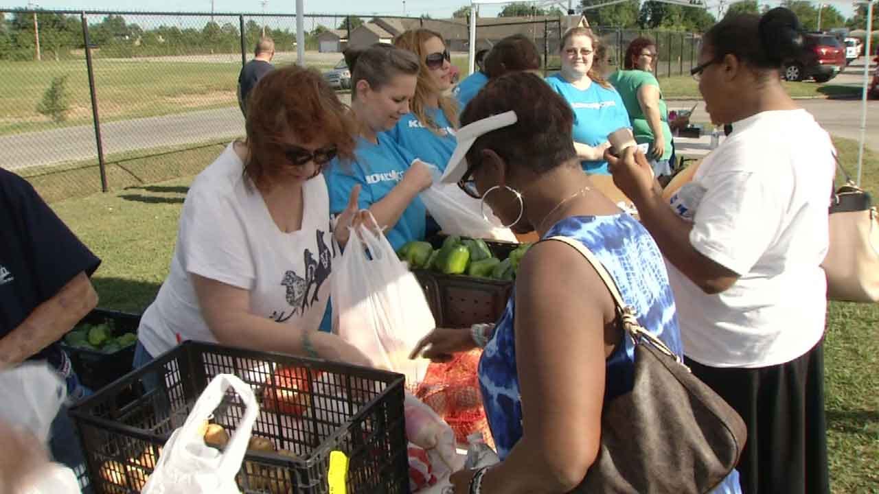 Tulsa Volunteers Line Up To Fight Hunger
