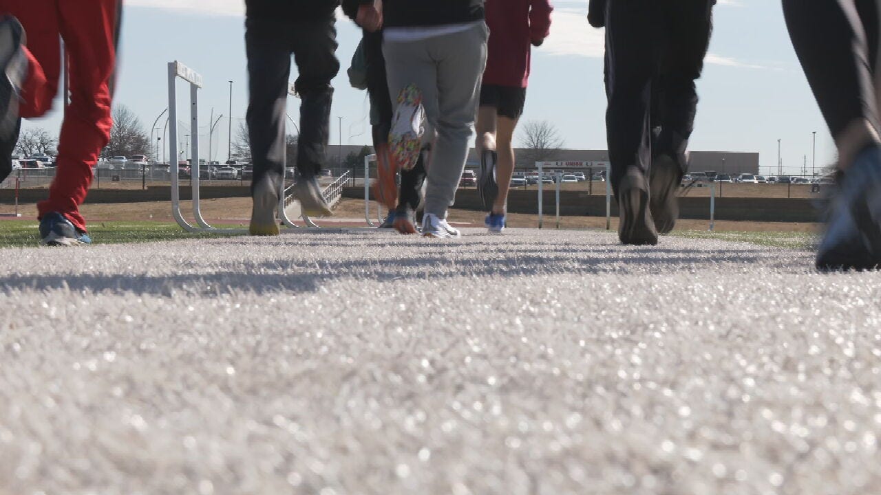 Union High School Students Show Support For Moore Track Team