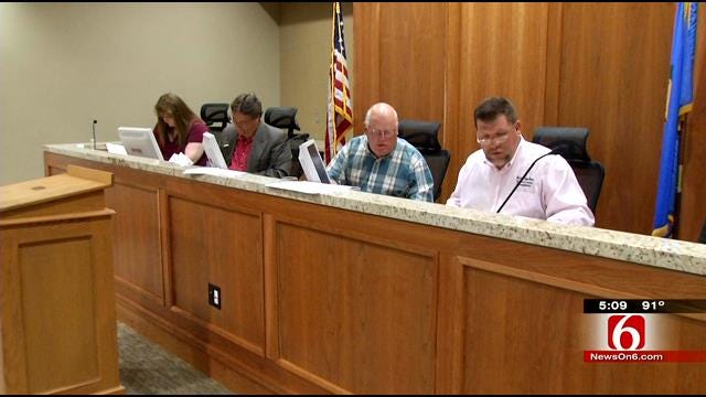 Commissioners: New Rates Could Get More Agencies To Join Rogers County Call Center