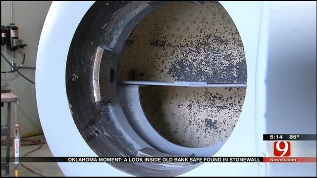 Oklahoma Town Cracks 110 Year Old Bank Safe