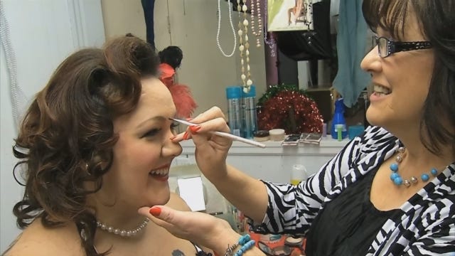 Women Find Inner 'Pin-Up Dames' At Pauls Valley Company