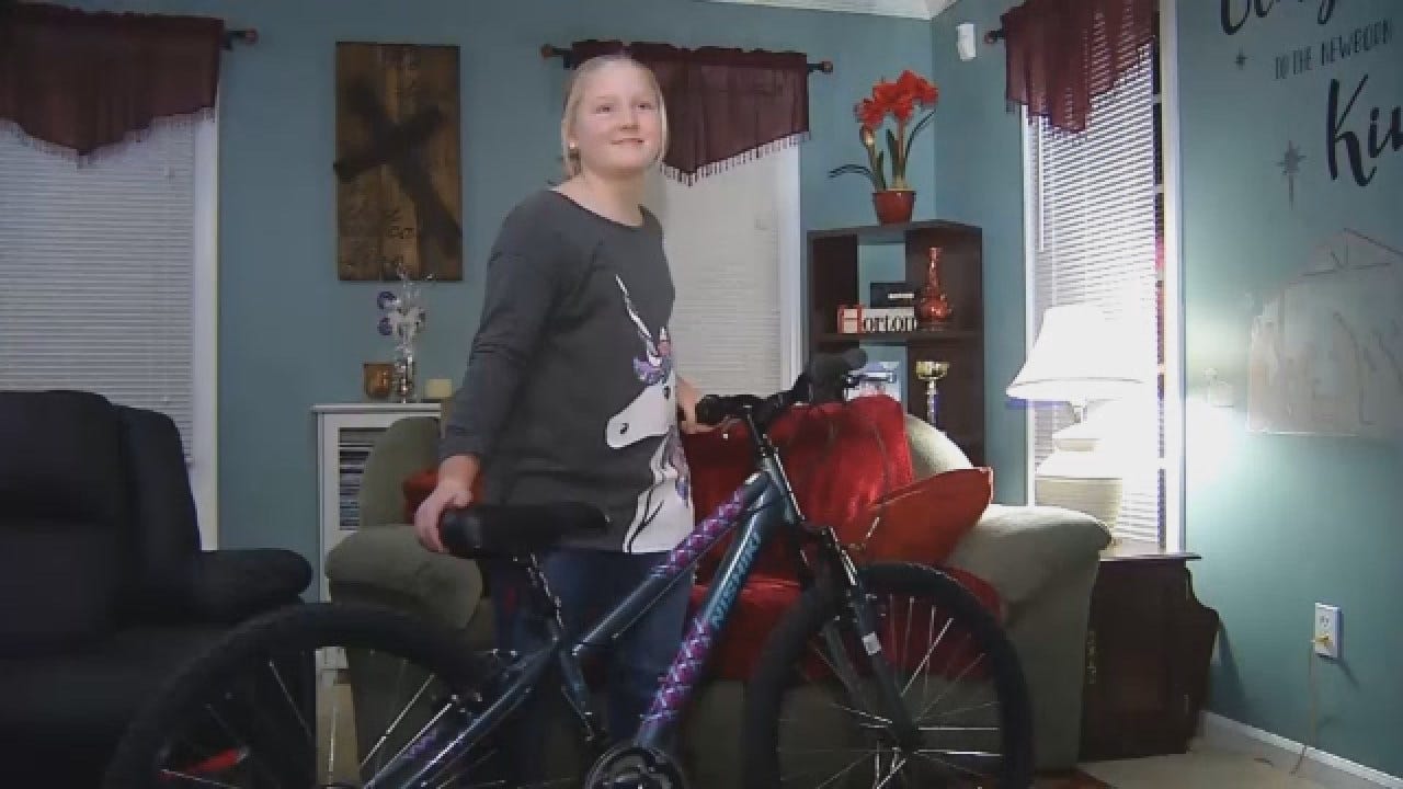 Officers Replace Girl's Stolen Bike