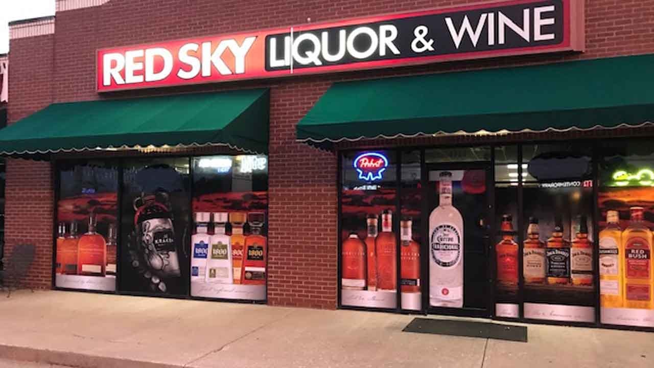 Tulsa Police Searching For Suspects After Liquor Store Burglary
