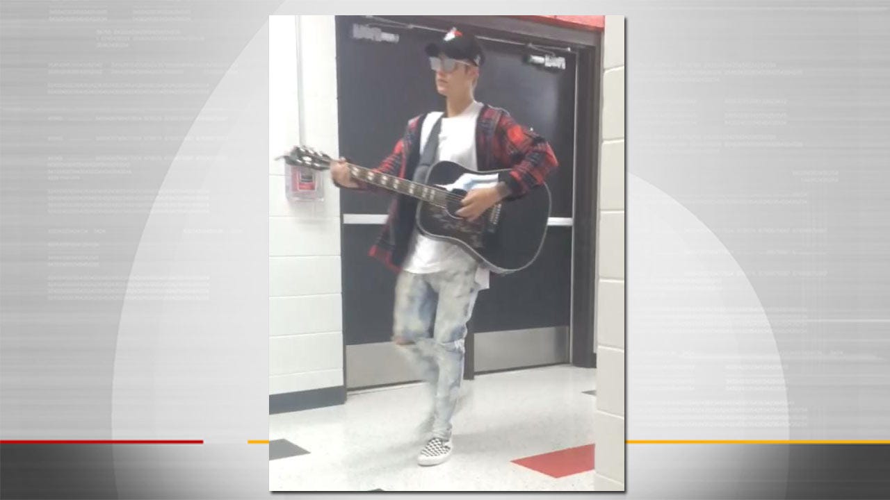 WEB EXTRA: Justin Bieber At Tulsa High School