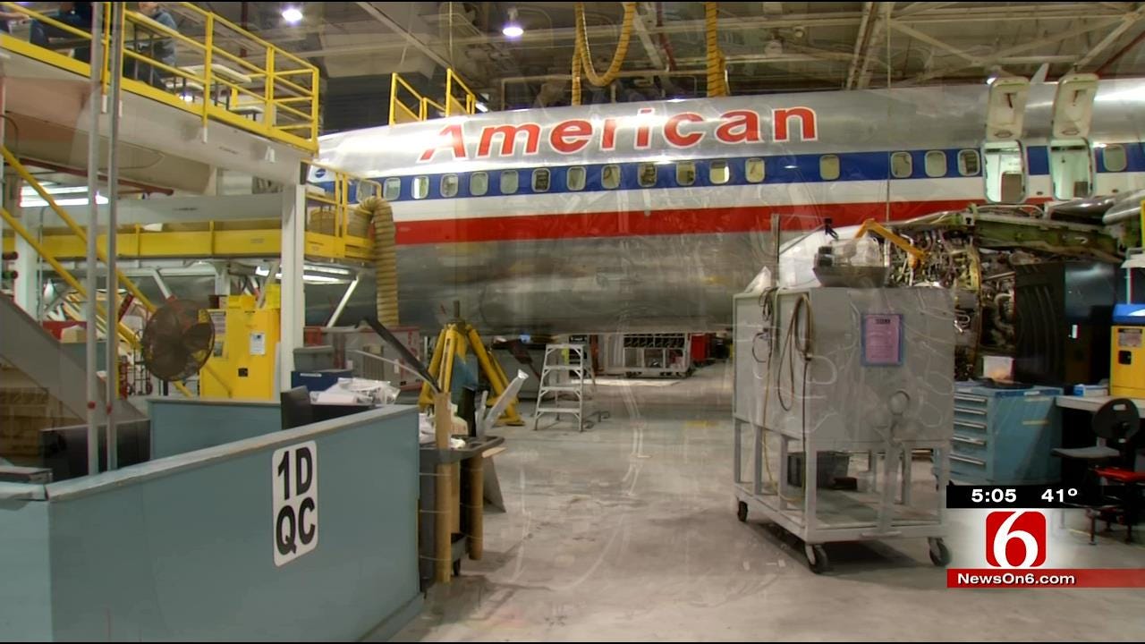 Mechanics Overhaul 737s At American Airlines Tulsa Plant