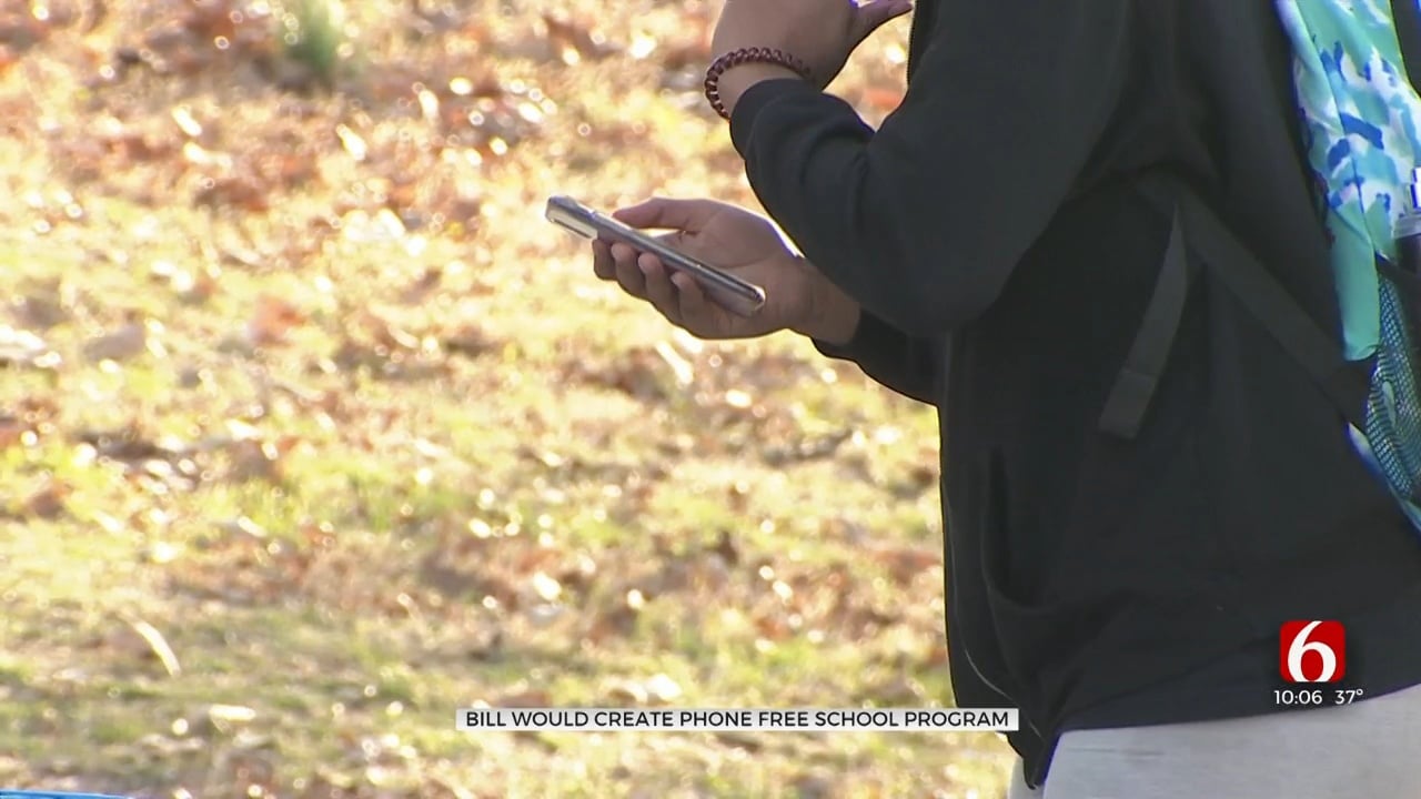 Parents, Students React To Proposed Bill That Would Make Oklahoma Classrooms 'Cell Phone Free'