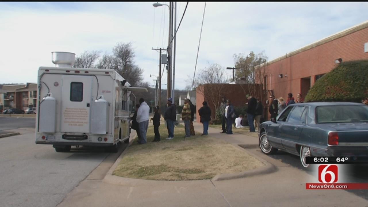 Oklahoma Food Bank Giving Meals To Those In Need
