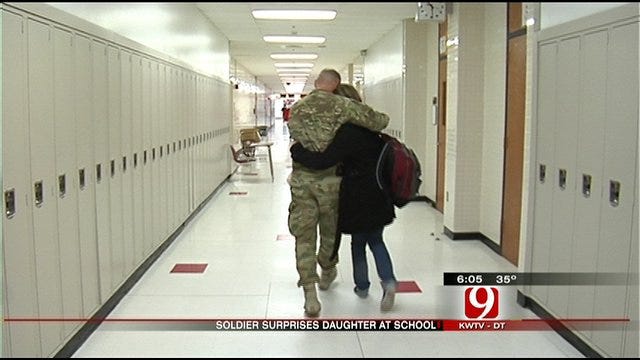 Oklahoma Army Captain Surprises Daughter During History Class