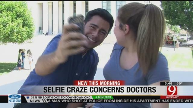 Doctors Now Concerned About Selfie Addiction