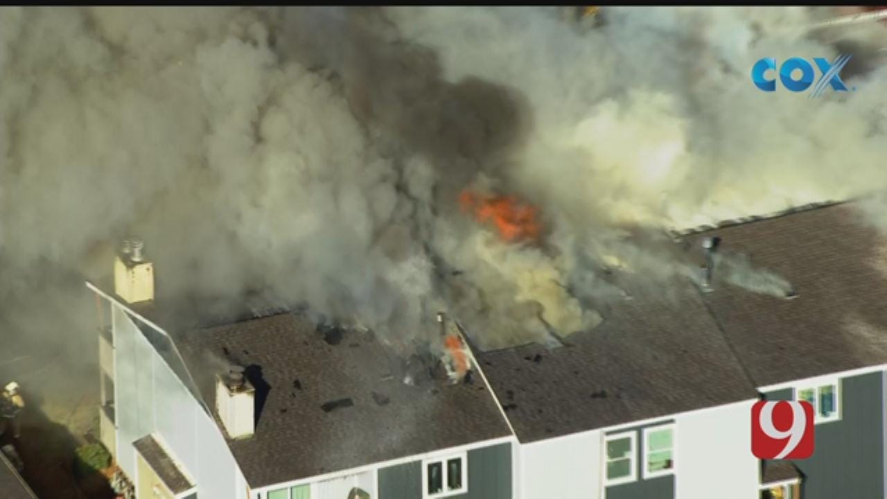 Bob Mills SkyNews 9 Flies Over A NW OKC Apartment Fire