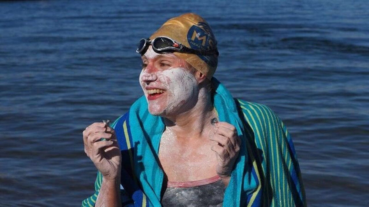 World Record: American Cancer Survivor Swims English Channel 4 Times In A Row