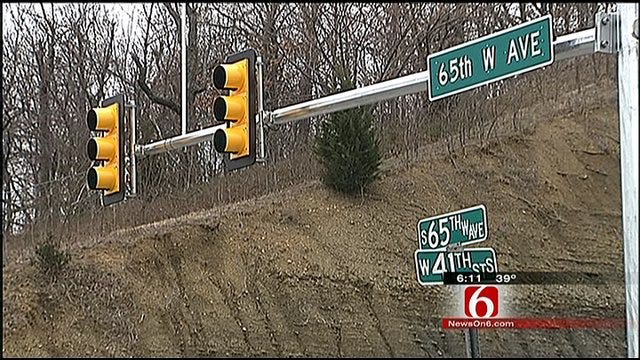Tulsa County Installs Traffic Light At Crash-Prone Intersection
