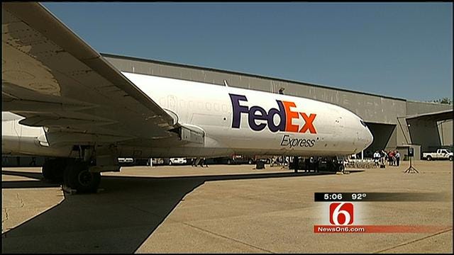 Fed-Ex Donates Airplane To Tulsa's Spartan College