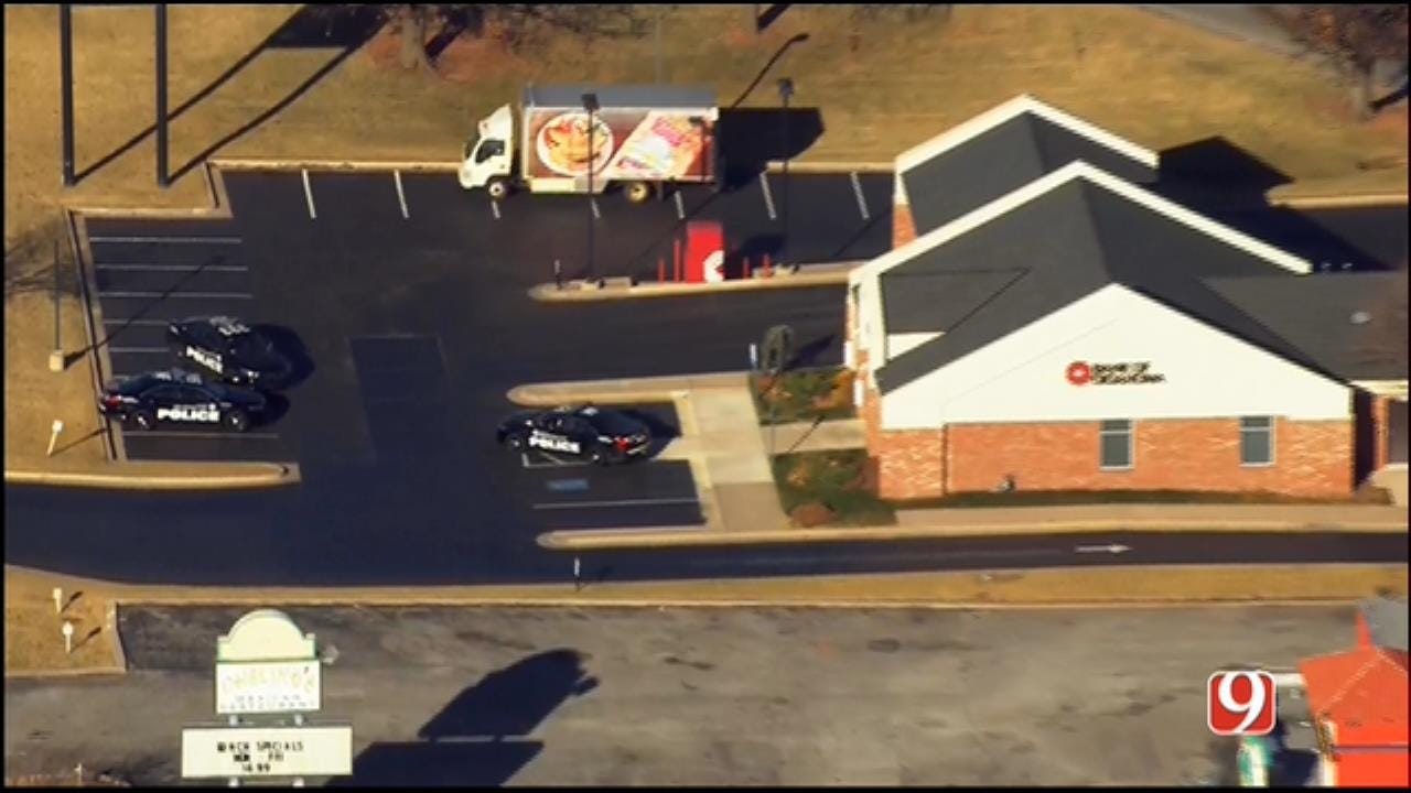 WEB EXTRA: SkyNews 9 Flies Over Bank Robbery Investigation In NW OKC