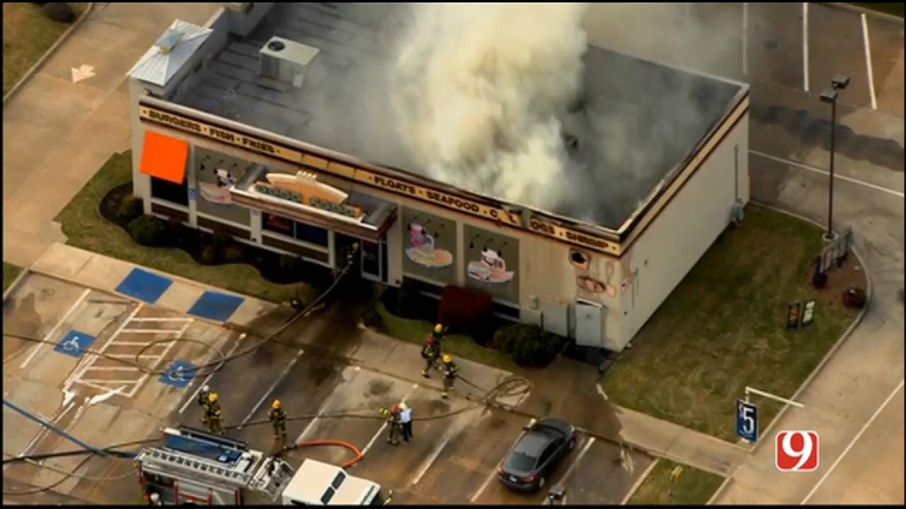 WEB EXTRA: SkyNews 9 Flies Over Moore Restaurant Fire