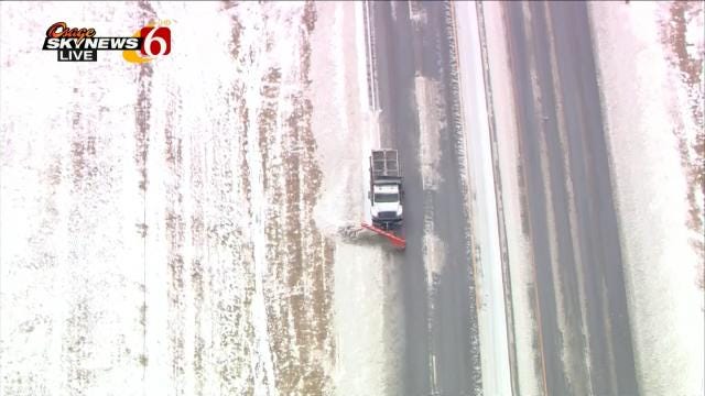 Osage SkyNews 6 HD: Snow Plow Clears I-44 In Southwest Tulsa