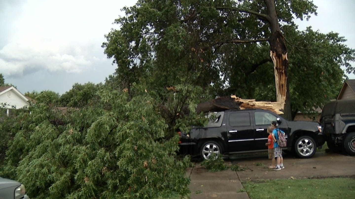 Tree Toppled By Storm Barely Misses Tulsa Home, Damages Truck & Blocks Street Instead