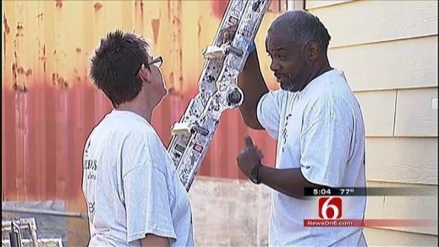 Community Helps Repair Tulsa Veteran's Home