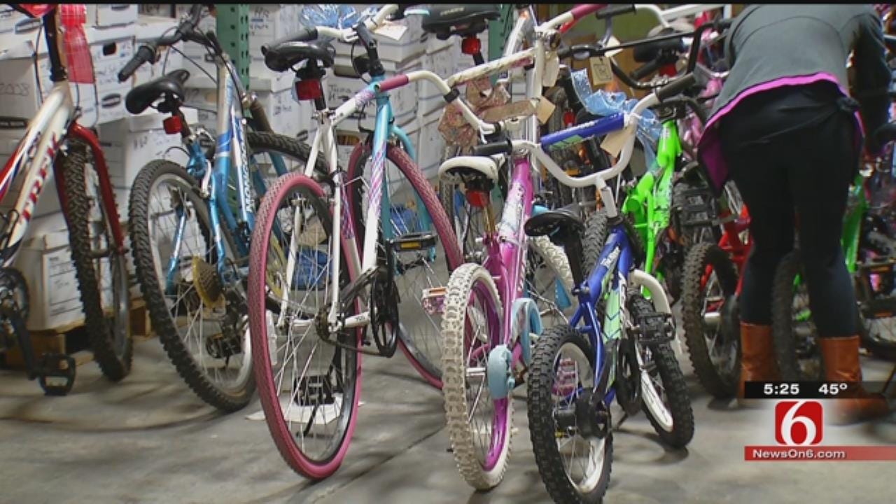 Union Students Refurbish Old Bikes To Giveaway For Families In Need