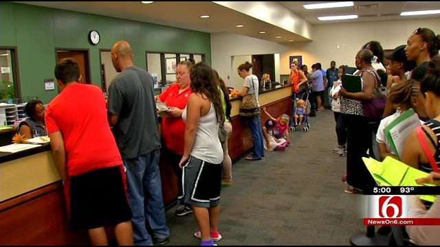 TPS Surprised By Lines of 1,000-Plus Parents At Enrollment Center