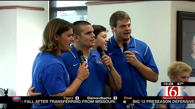 TU Football Players Sing Karaoke At Cancer Treatment Center
