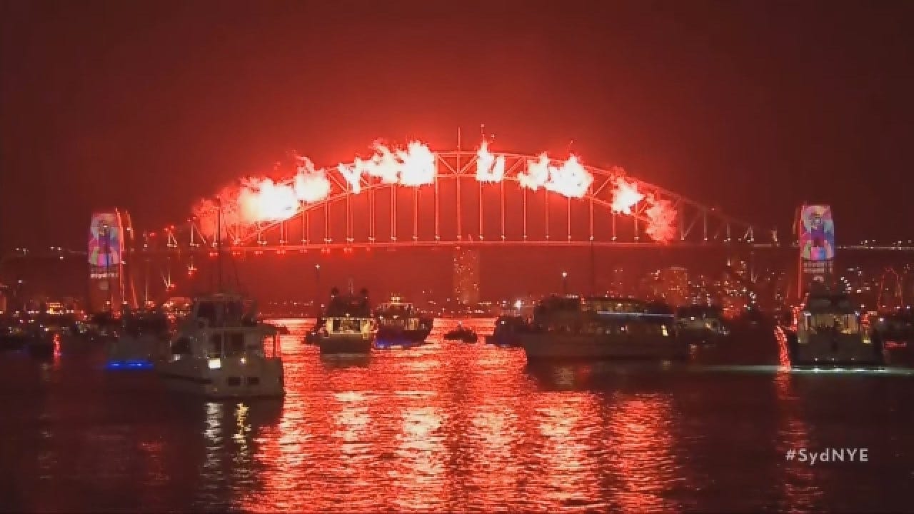 Fireworks Delight Crowds As Australia Welcomes 2019