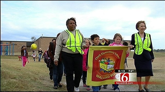 'Walking Bus' Helps Keep Tulsa Elementary Students Safe