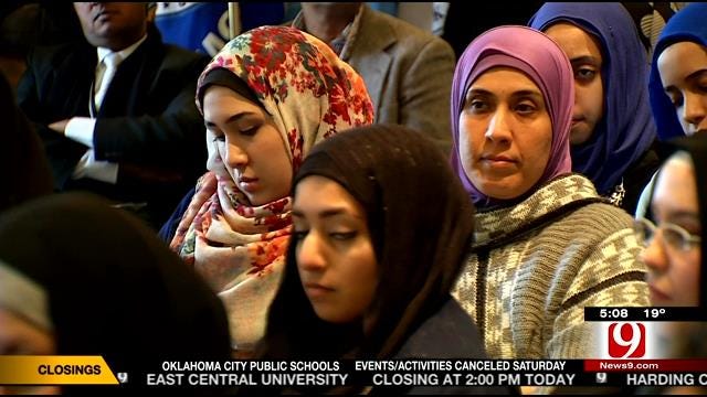 Oklahoma Muslims At State Capitol To Ease Tension Between 'Neighbors'