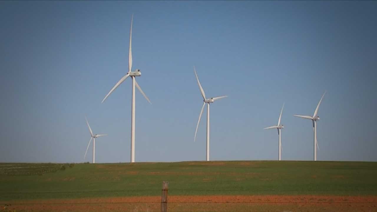 Lawsuit Disputes Wind Energy Buffer Zone Outside Hinton