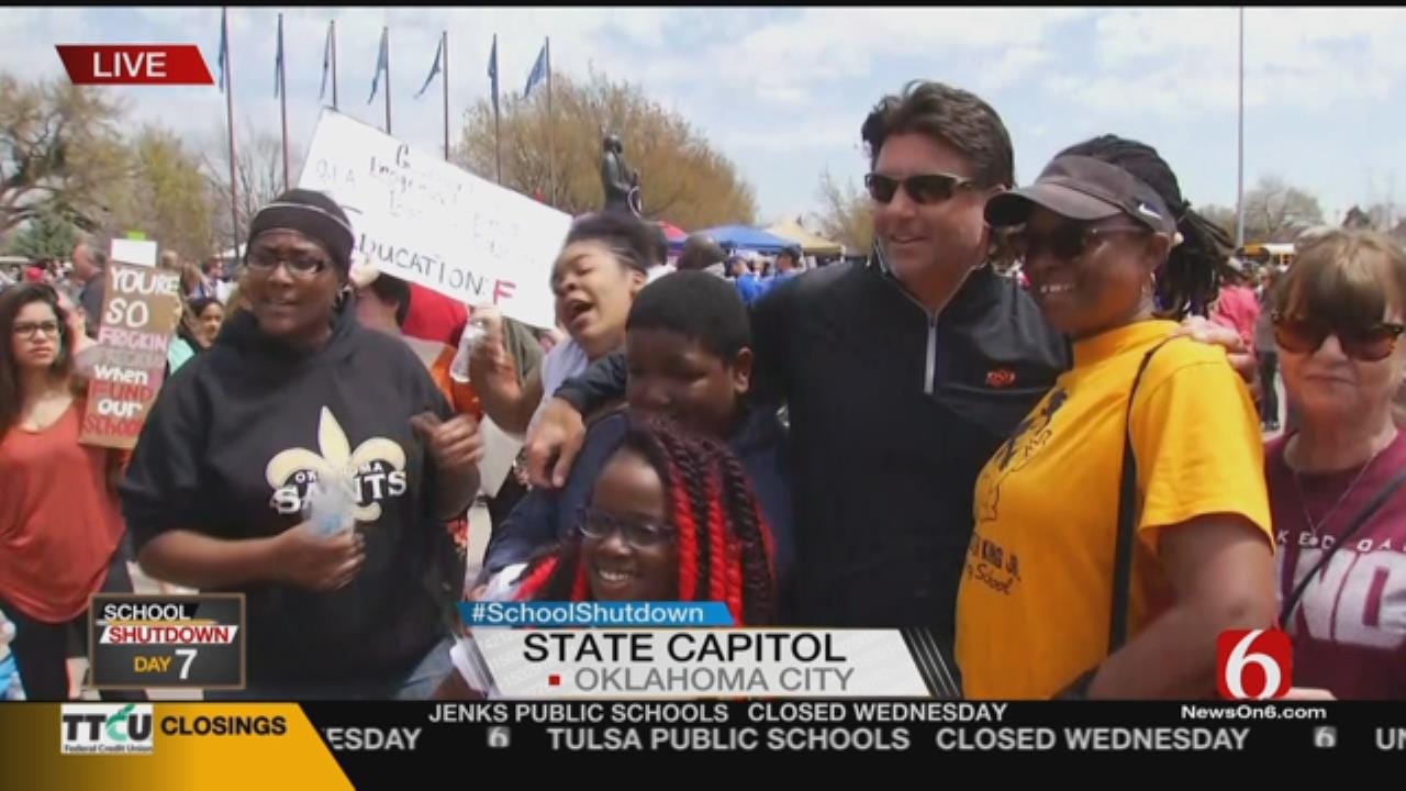 Mike Gundy Goes To Capitol To Support Teachers