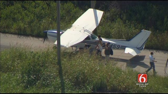 Osage SkyNews 6 HD Flies Over Plane That Landed On Tulsa Street