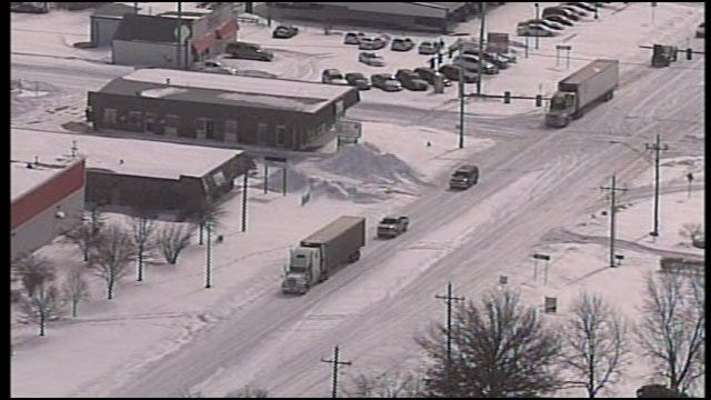 SkyNews 6: Snow Covers Bartlesville Wednesday Morning